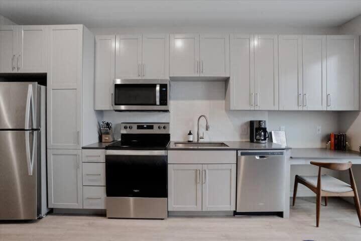 Cozysuites Spacious Sdo, Lawrenceville Питсбърг Екстериор снимка