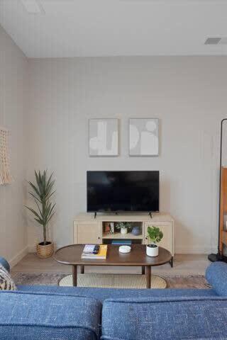 Cozysuites Spacious Sdo, Lawrenceville Питсбърг Екстериор снимка